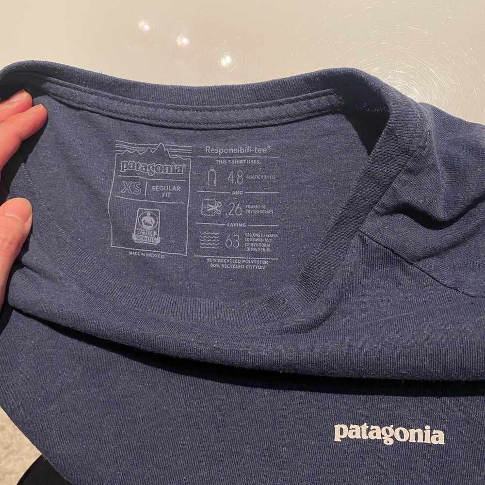 Women’s Patagonia Logo Long Sleeve - Picture 2 of 5